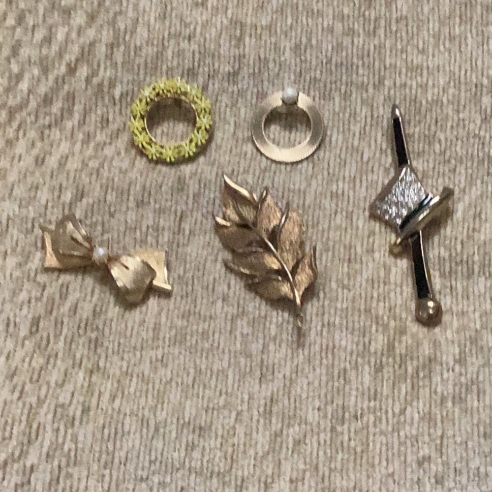 🌻Lot of 5 Assorted Vintage Brooches / Pins Great Value So Much Fun To Wear 🌻